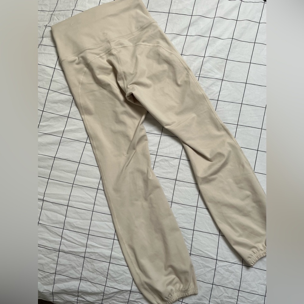 Aerie Offline Hugger High Waist Cinch Yoga Pants in Cake Batter | Cream | Sz: M - Picture 2 of 4